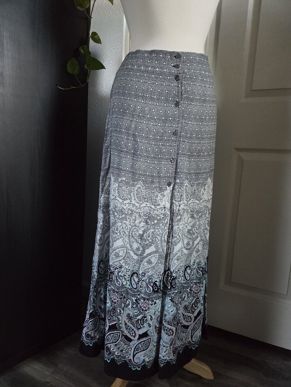 Express Gray Blue Paisley Long Maxi Skirt Button Down Front Slit Stretch Waist